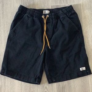 Men’s volley shorts by LIRA in Small. Outseam:18” 98%cotton 2% spandex